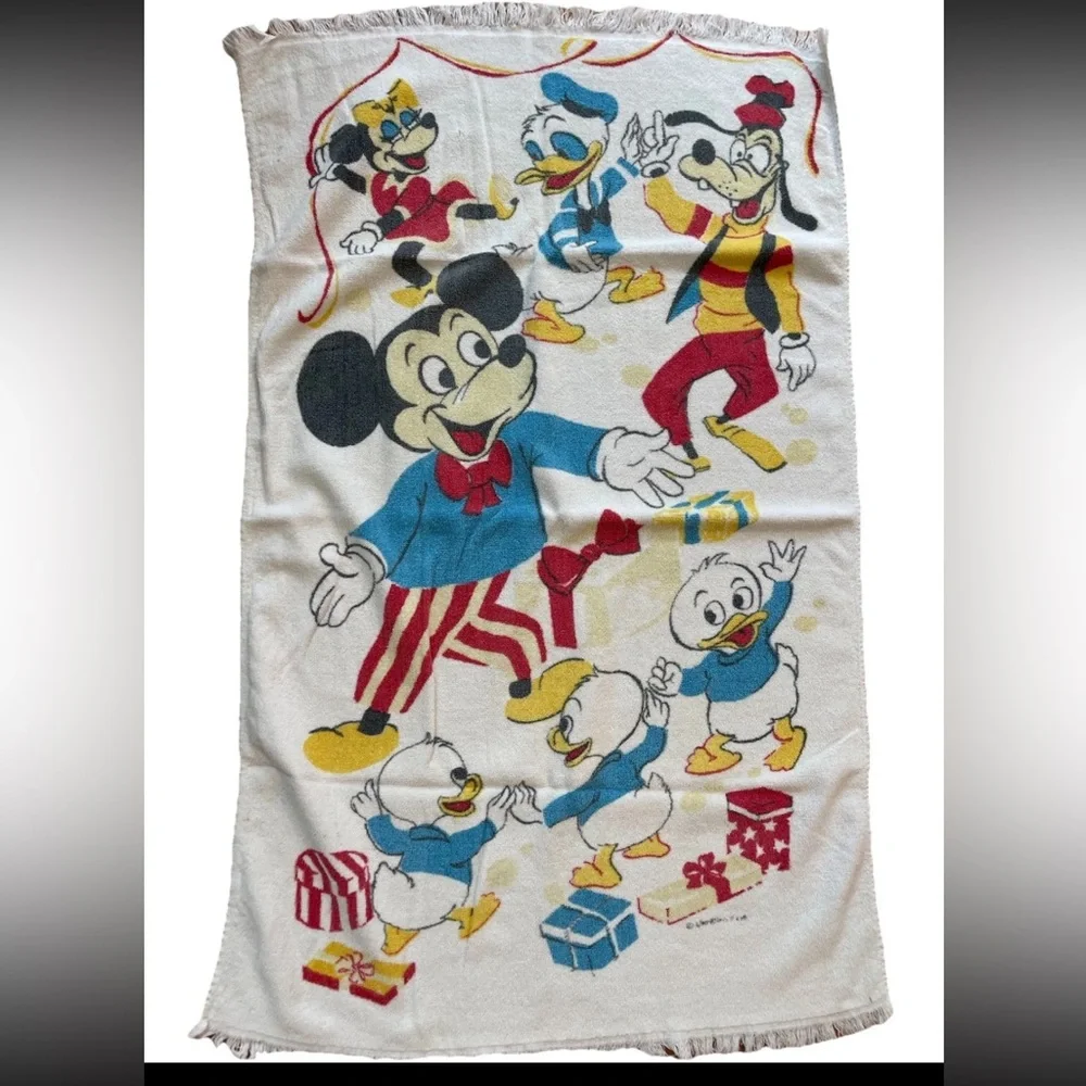Walt Disney productions Wamsutta heritage 1970s all cotton bath‎ towel 39”x23”
